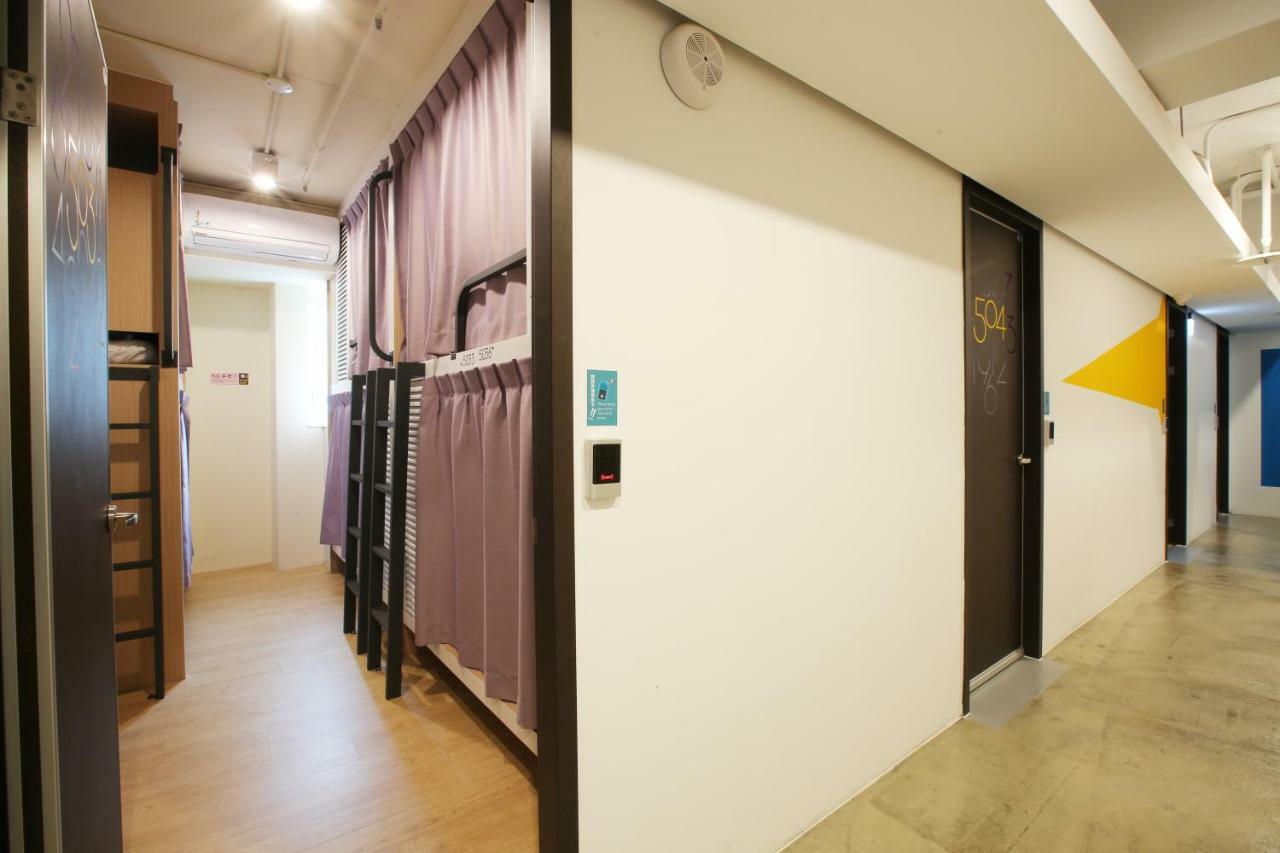 Loosha Hostel Тайджун Екстериор снимка