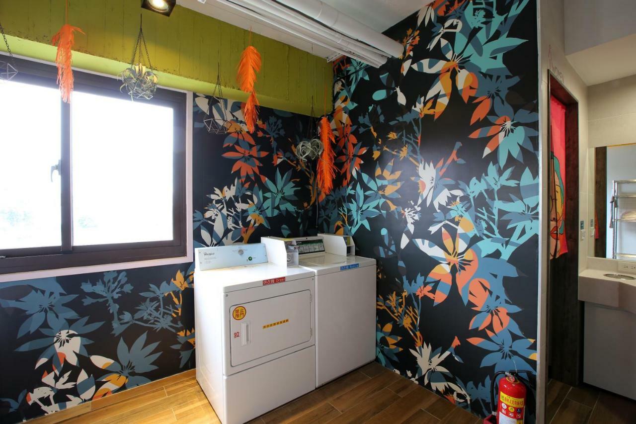 Loosha Hostel Тайджун Екстериор снимка