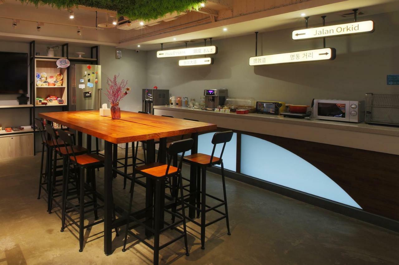 Loosha Hostel Тайджун Екстериор снимка
