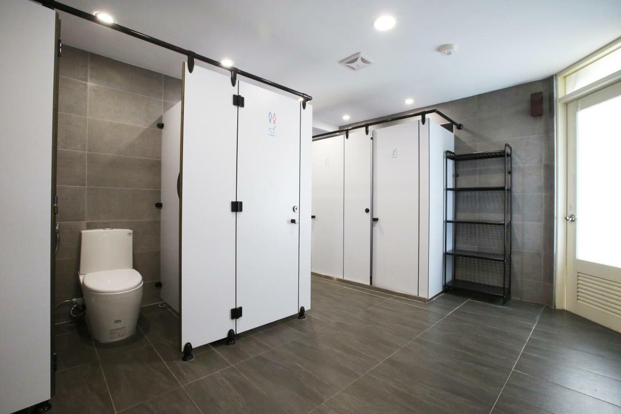 Loosha Hostel Тайджун Екстериор снимка
