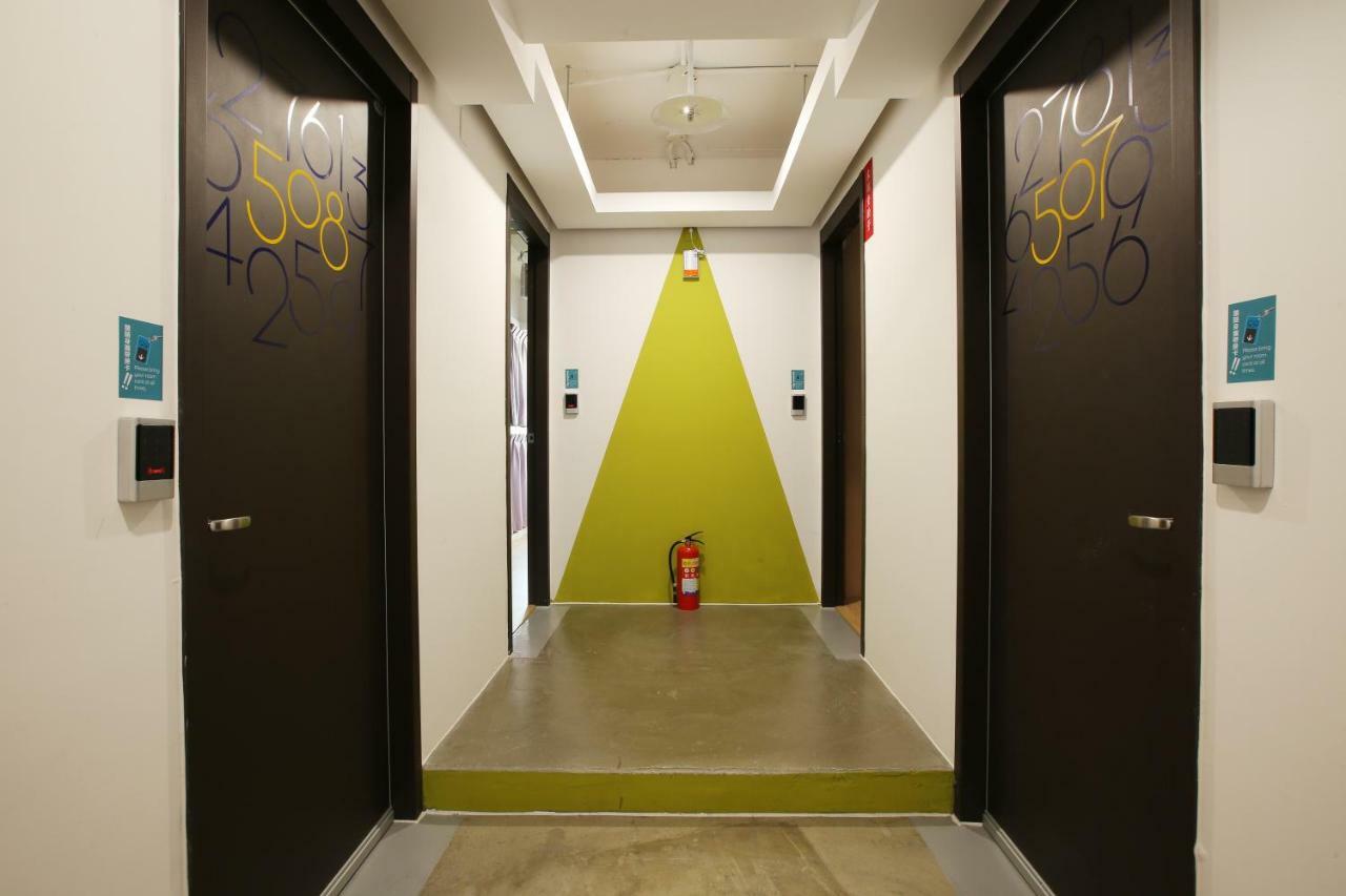 Loosha Hostel Тайджун Екстериор снимка
